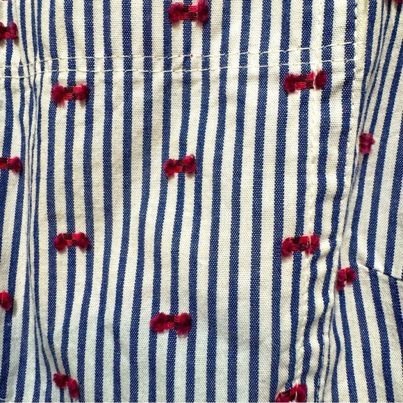 GAP women’s blue striped button down shirt with tiny pink bows - Picture 5 of 8